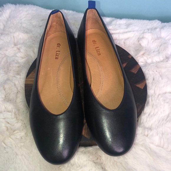 Size 5 iconic dr. Liza black leather flats. - Picture 6 of 12